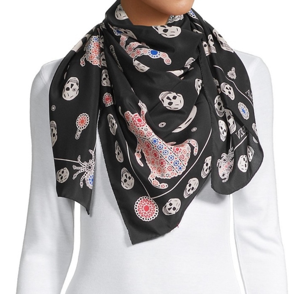 Alexander McQueen silk skull print scarf 🧣
